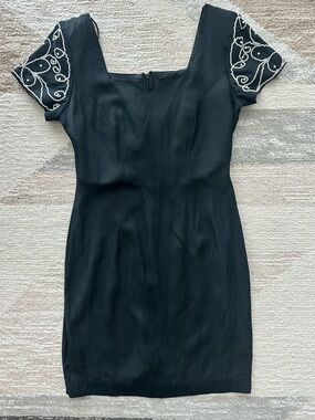 Vintage Late Edition Ltd. Black Pearl Cap-Sleeve Sheath Dress Size 4
